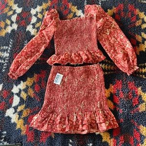 Juniors 2 piece set. Blouse and skirt.